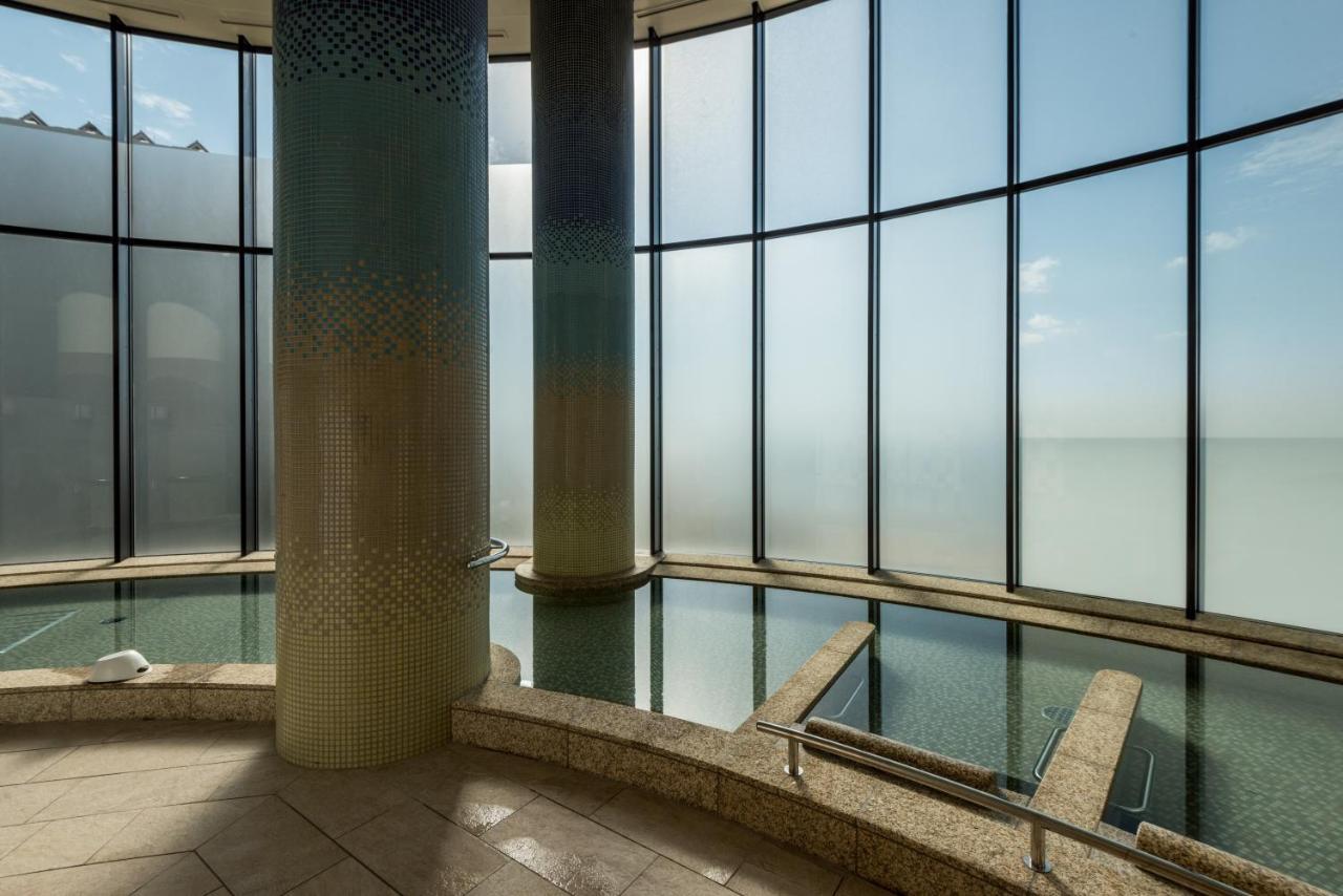 Sheraton Okinawa Sunmarina Resort Onna Eksteriør billede