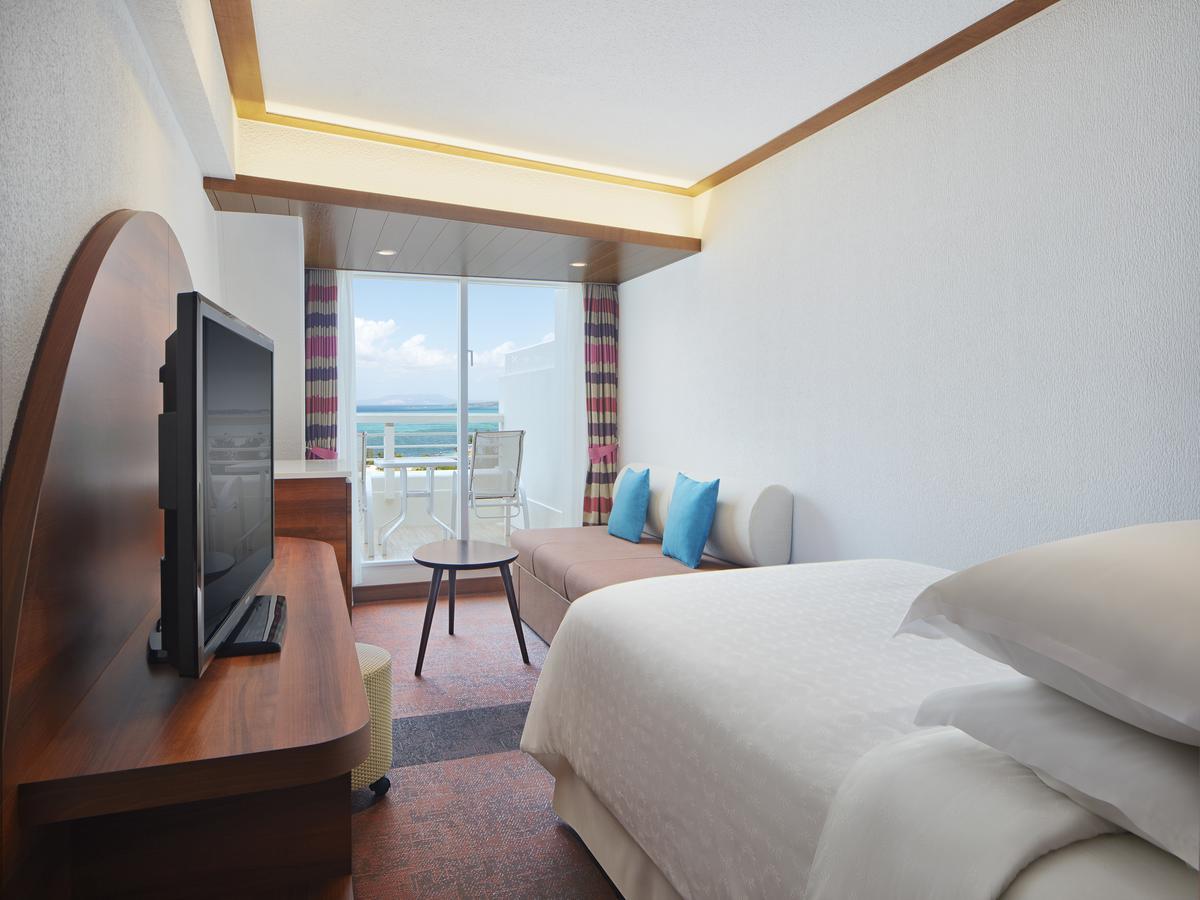 Sheraton Okinawa Sunmarina Resort Onna Eksteriør billede