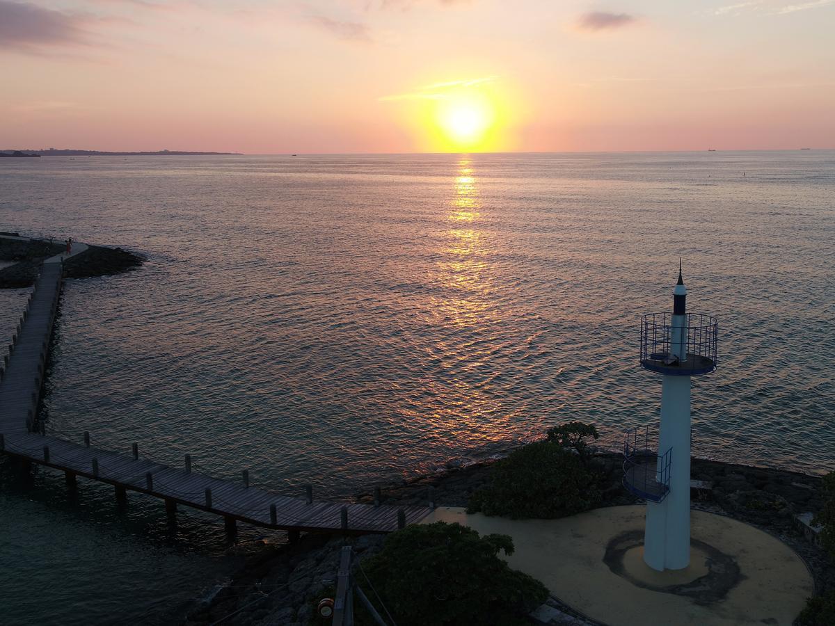Sheraton Okinawa Sunmarina Resort Onna Eksteriør billede