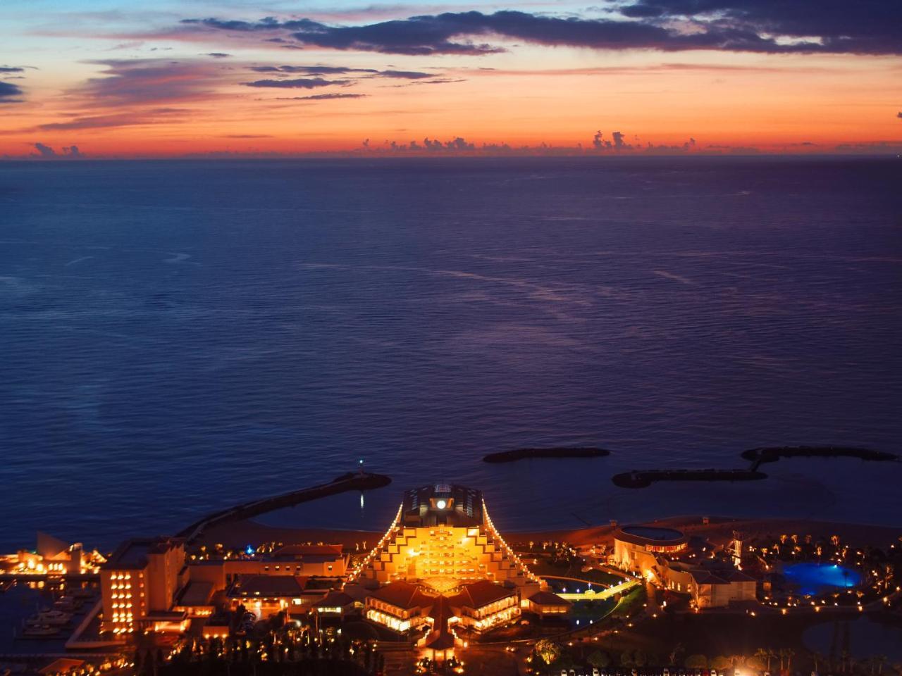 Sheraton Okinawa Sunmarina Resort Onna Eksteriør billede