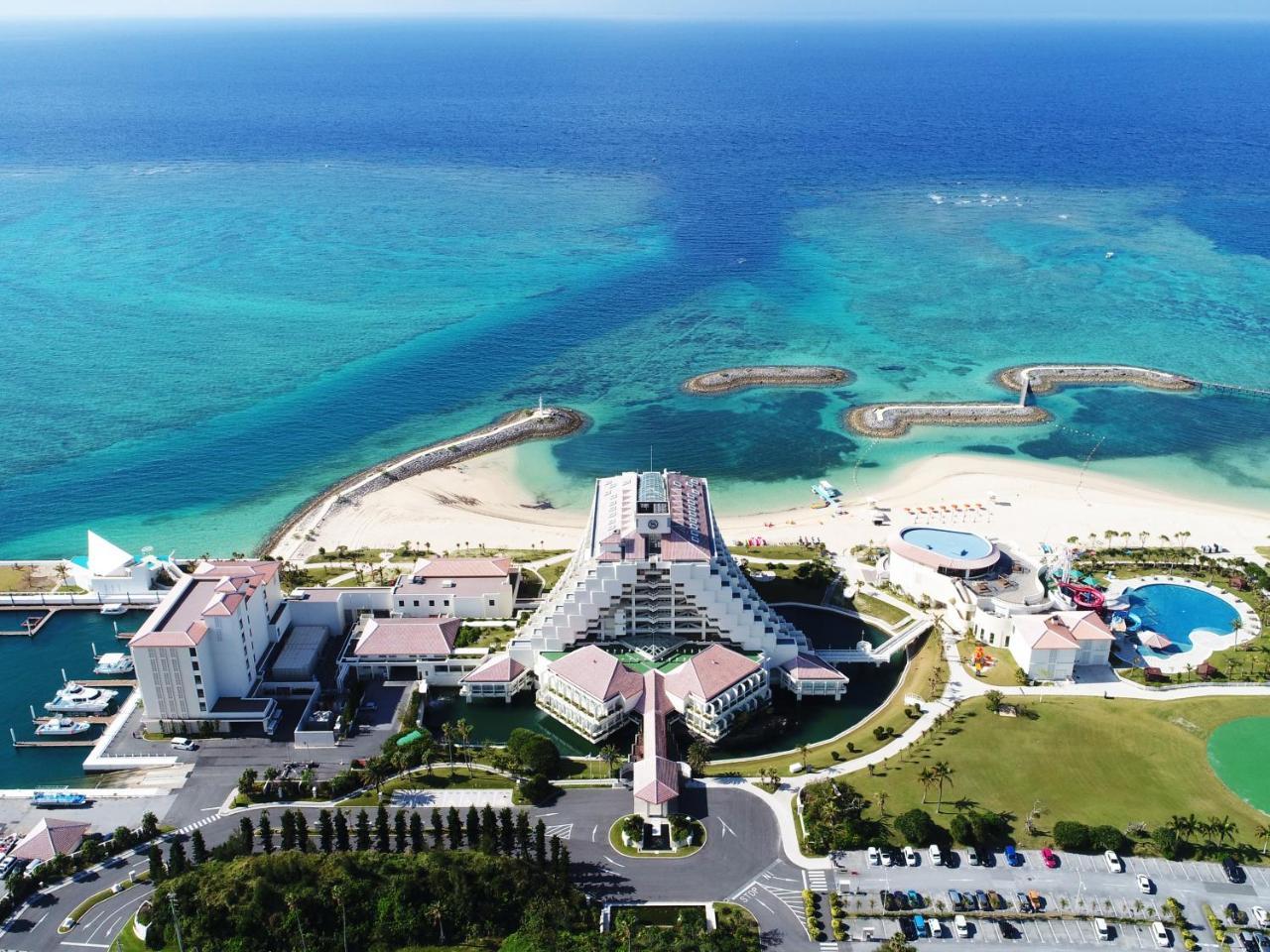 Sheraton Okinawa Sunmarina Resort Onna Eksteriør billede