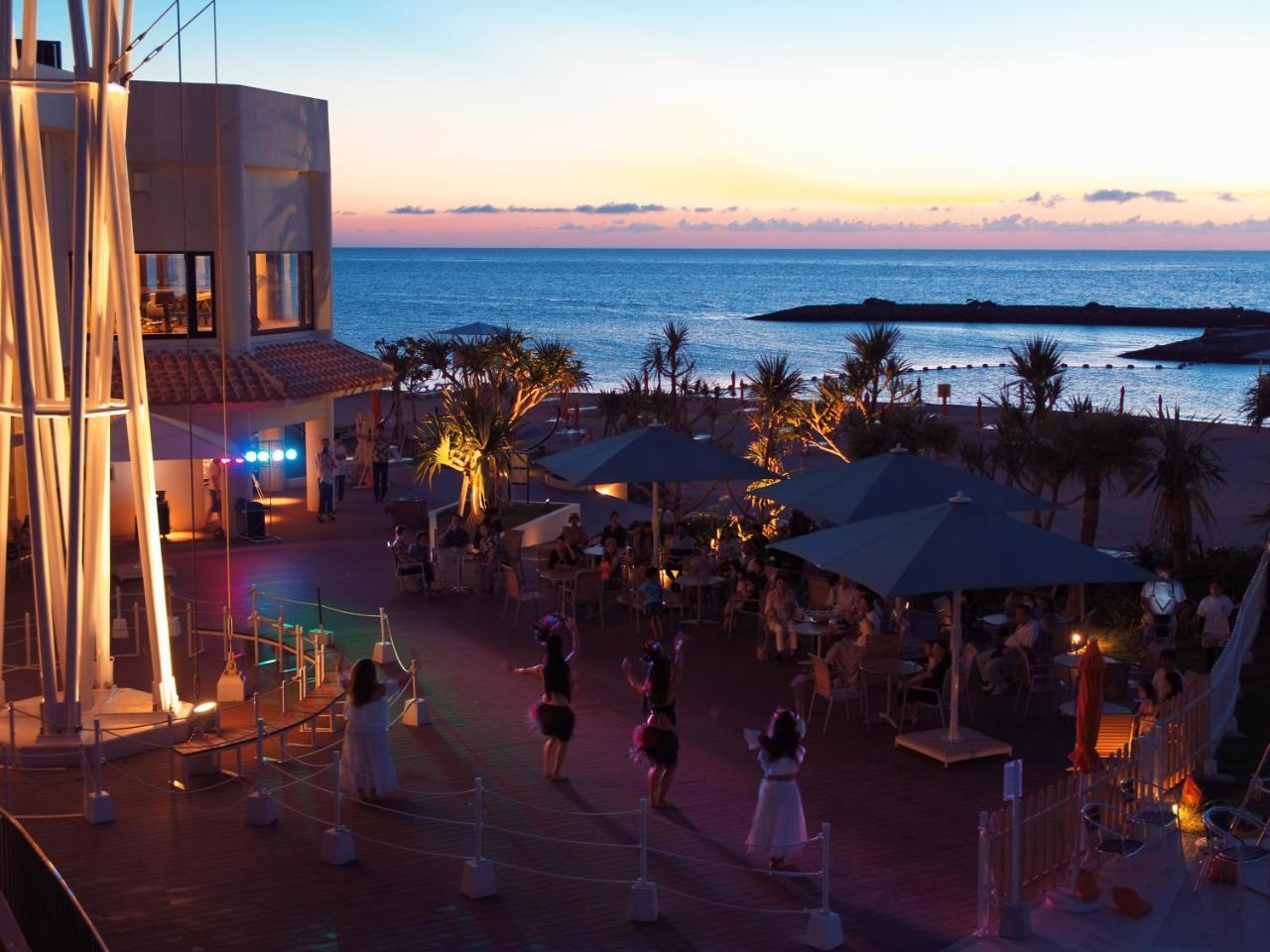 Sheraton Okinawa Sunmarina Resort Onna Eksteriør billede