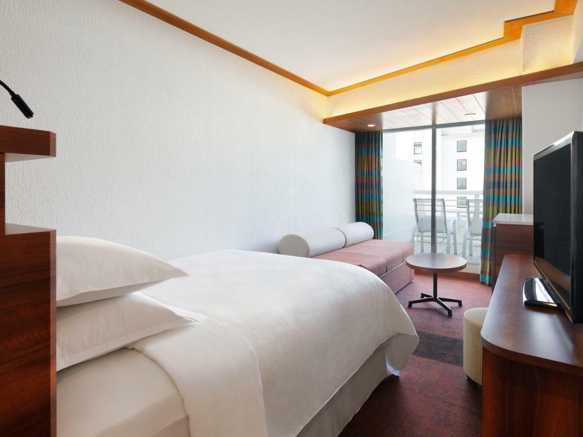 Sheraton Okinawa Sunmarina Resort Onna Eksteriør billede
