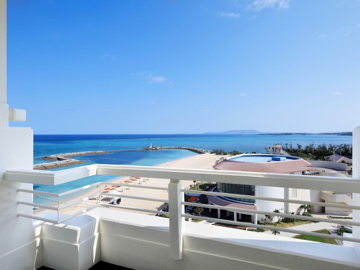 Sheraton Okinawa Sunmarina Resort Onna Eksteriør billede