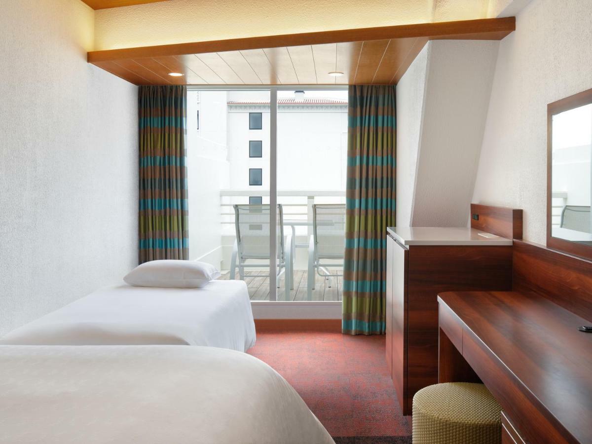 Sheraton Okinawa Sunmarina Resort Onna Eksteriør billede