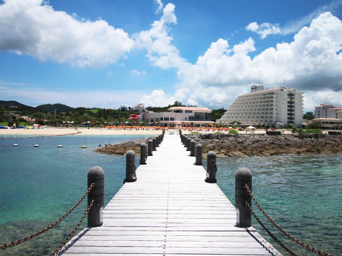 Sheraton Okinawa Sunmarina Resort Onna Eksteriør billede