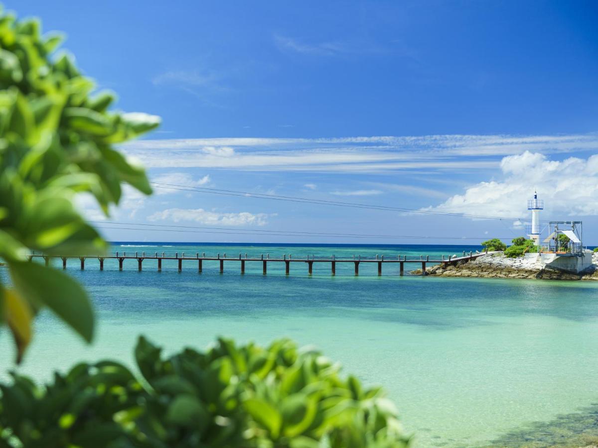 Sheraton Okinawa Sunmarina Resort Onna Eksteriør billede