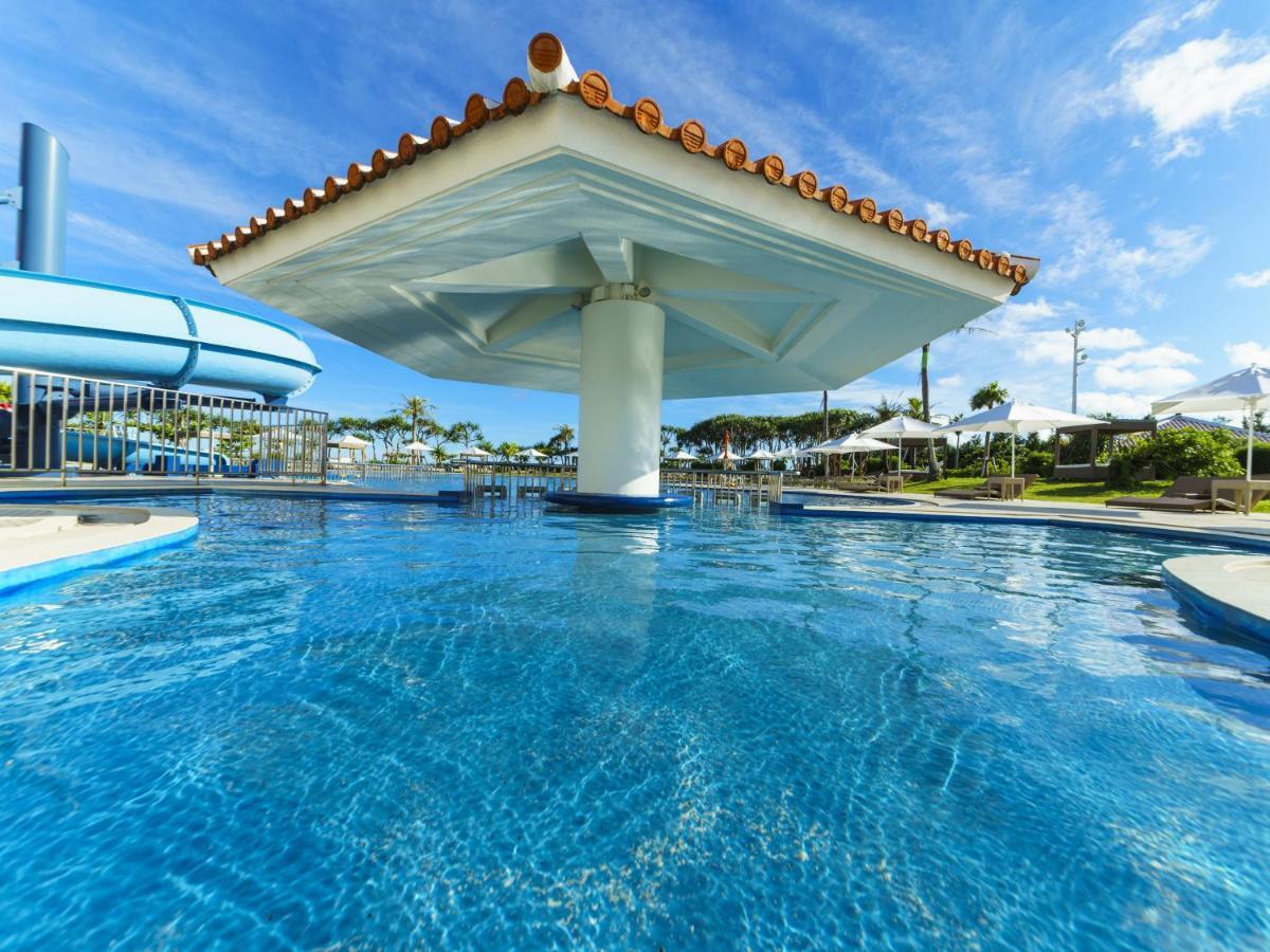 Sheraton Okinawa Sunmarina Resort Onna Eksteriør billede