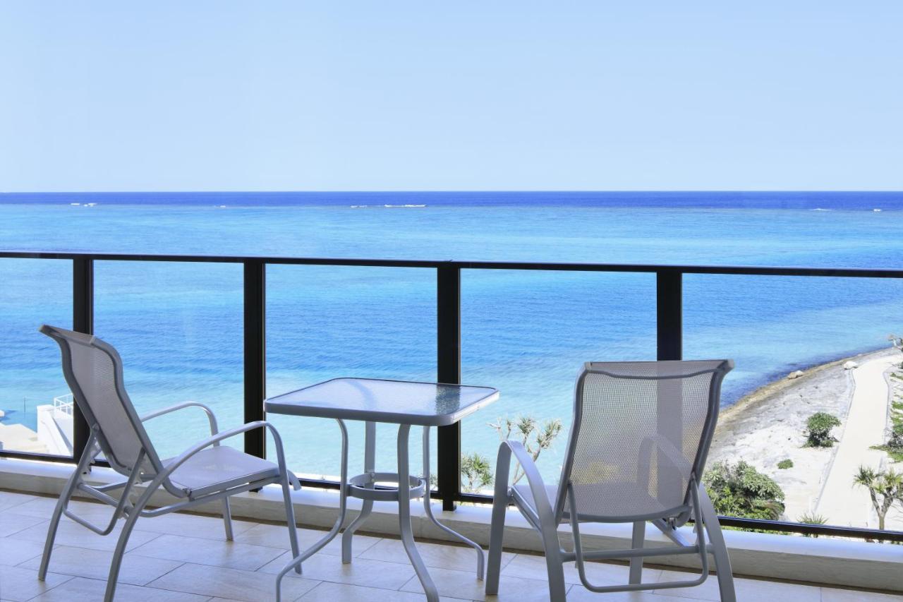 Sheraton Okinawa Sunmarina Resort Onna Eksteriør billede