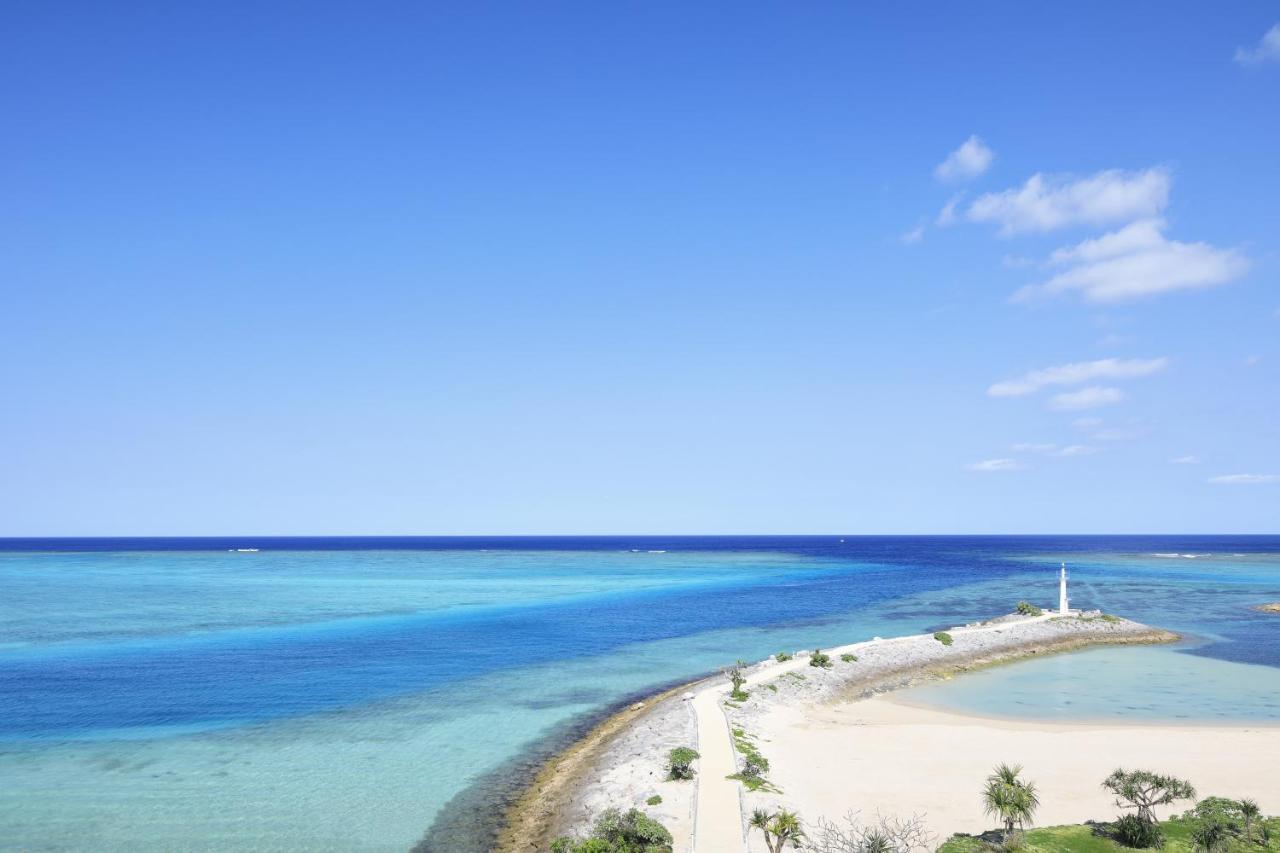 Sheraton Okinawa Sunmarina Resort Onna Eksteriør billede