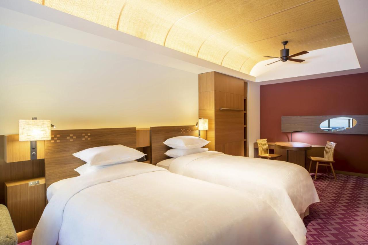 Sheraton Okinawa Sunmarina Resort Onna Eksteriør billede