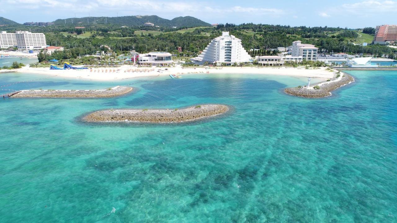 Sheraton Okinawa Sunmarina Resort Onna Eksteriør billede